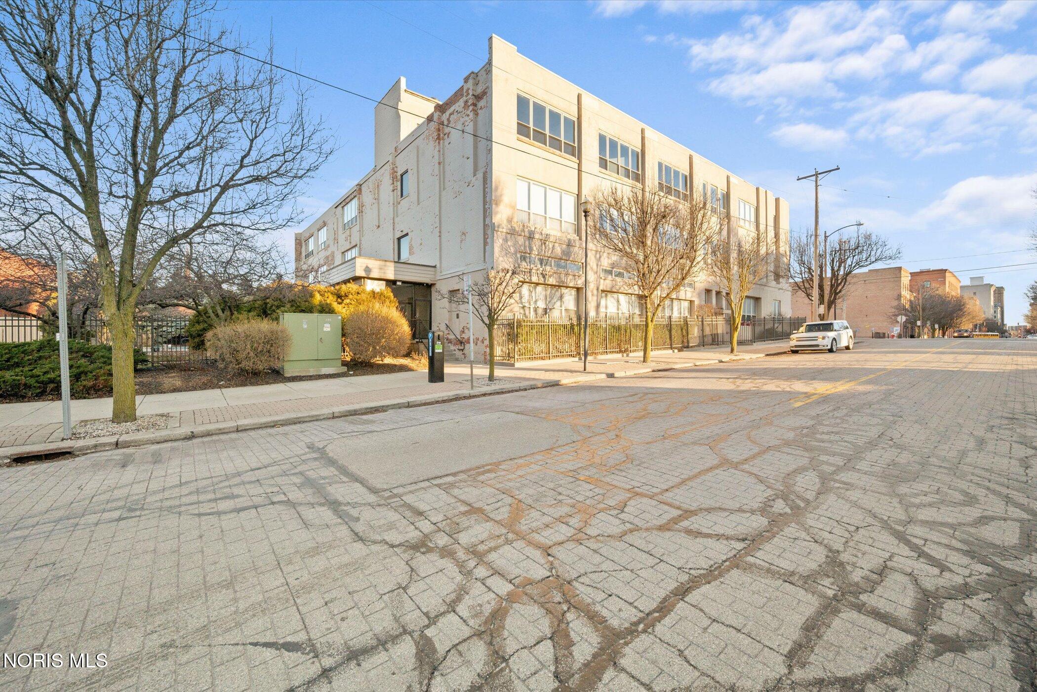 100 S Huron Street 8b