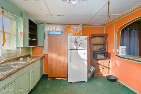 Tiny photo for 461 W Tiffin Street, Fostoria, OH 44830 (MLS # 10002434)