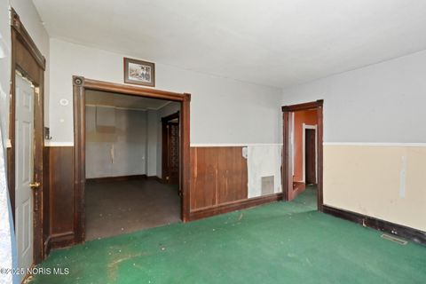 Tiny photo for 461 W Tiffin Street, Fostoria, OH 44830 (MLS # 10002434)