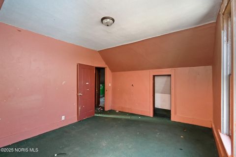 Tiny photo for 461 W Tiffin Street, Fostoria, OH 44830 (MLS # 10002434)