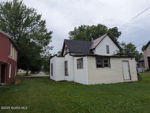 Tiny photo for 461 W Tiffin Street, Fostoria, OH 44830 (MLS # 10002434)