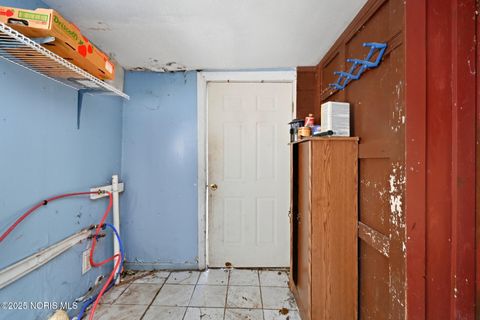 Tiny photo for 461 W Tiffin Street, Fostoria, OH 44830 (MLS # 10002434)