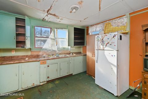 Tiny photo for 461 W Tiffin Street, Fostoria, OH 44830 (MLS # 10002434)