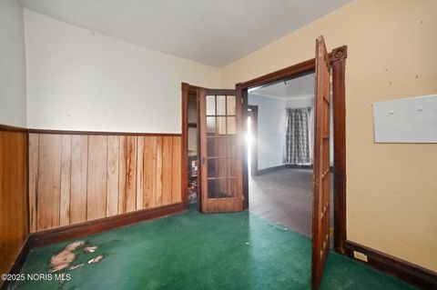 Tiny photo for 461 W Tiffin Street, Fostoria, OH 44830 (MLS # 10002434)