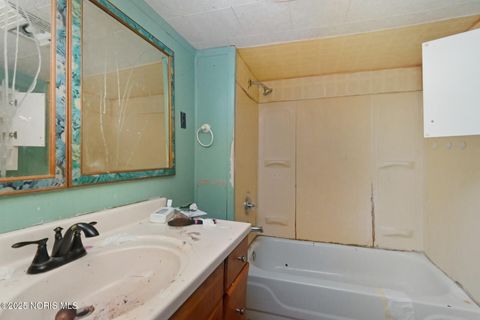 Tiny photo for 461 W Tiffin Street, Fostoria, OH 44830 (MLS # 10002434)