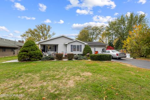 Photo of 1001 Decker Avenue, Findlay, OH 45840 (MLS # 10000859)