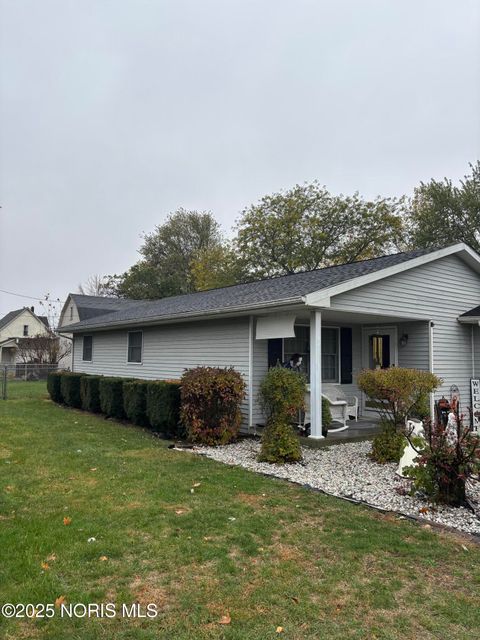 Tiny photo for 1001 Decker Avenue, Findlay, OH 45840 (MLS # 10000859)