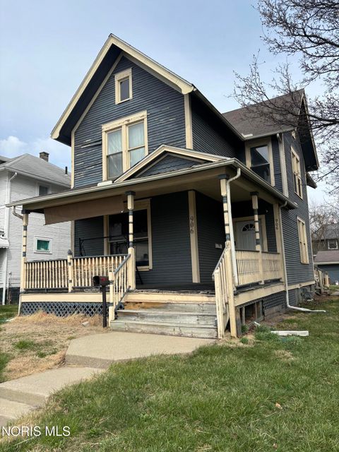 Photo of 906 Oakwood Avenue, Toledo, OH 43607 (MLS # 10005950)