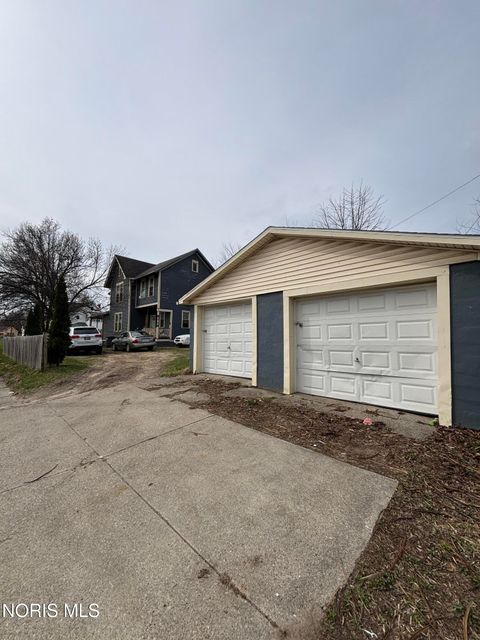 Tiny photo for 906 Oakwood Avenue, Toledo, OH 43607 (MLS # 10005950)