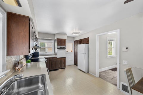 Tiny photo for 4214 Eastway Street, Toledo, OH 43612 (MLS # 10012332)