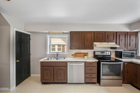 Tiny photo for 4214 Eastway Street, Toledo, OH 43612 (MLS # 10012332)