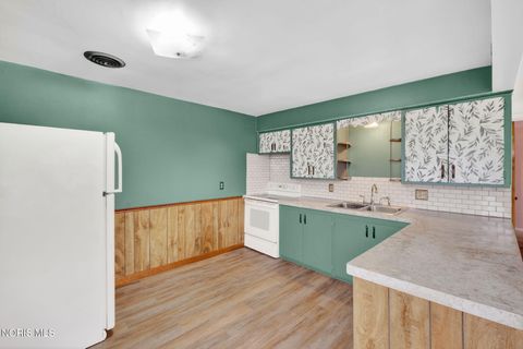 Tiny photo for 6237 Seaman Road, Oregon, OH 43616 (MLS # 10006632)