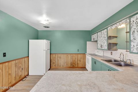 Tiny photo for 6237 Seaman Road, Oregon, OH 43616 (MLS # 10006632)