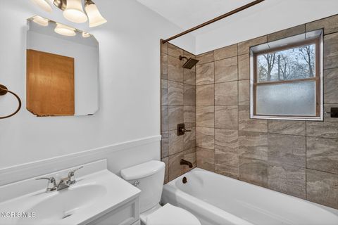 Tiny photo for 6237 Seaman Road, Oregon, OH 43616 (MLS # 10006632)