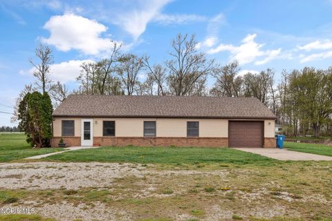Tiny photo for 6237 Seaman Road, Oregon, OH 43616 (MLS # 10006632)