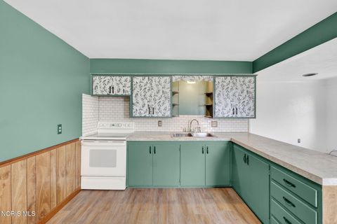 Tiny photo for 6237 Seaman Road, Oregon, OH 43616 (MLS # 10006632)