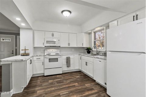 Tiny photo for 5349 Collomore Road, Toledo, OH 43615 (MLS # 10005439)