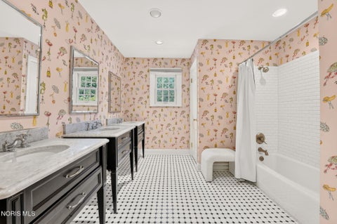 Tiny photo for 3000 Valley View Drive, Ottawa Hills, OH 43615 (MLS # 10012708)
