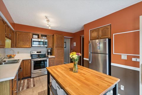 Tiny photo for 11131 Riverbend Court, Perrysburg, OH 43551 (MLS # 10000104)
