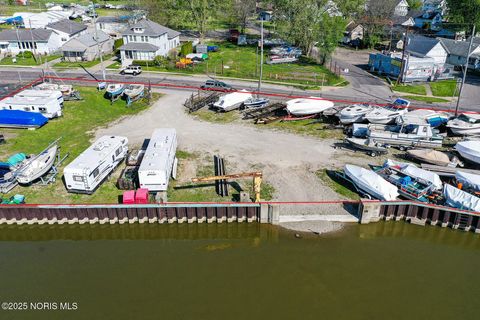 Tiny photo for 5962 Edgewater Drive, Toledo, OH 43611 (MLS # 10002052)