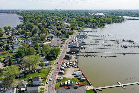 Tiny photo for 5962 Edgewater Drive, Toledo, OH 43611 (MLS # 10002052)