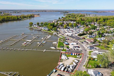 Tiny photo for 5962 Edgewater Drive, Toledo, OH 43611 (MLS # 10002052)