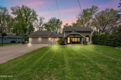 Photo of 1860 Connecticut Boulevard, Holland, OH 43528 (MLS # 10006264)