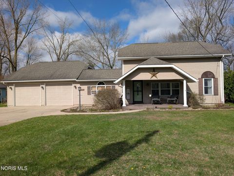 Photo of 1860 Connecticut Boulevard, Holland, OH 43528 (MLS # 10006264)