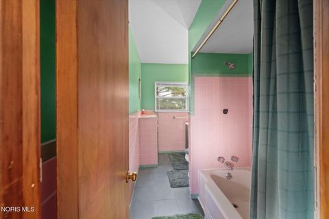 Tiny photo for 1313 Stanwix Drive, Toledo, OH 43614 (MLS # 10005428)