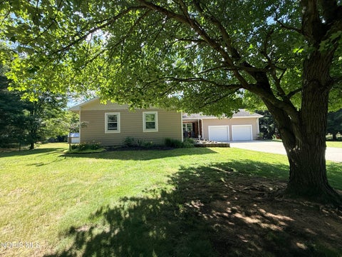 Homes For Sale - 5836 County Road 2<br/> Swanton, OH 43558