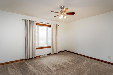 Tiny photo for 8806 Garden Road, Maumee, OH 43537 (MLS # 10000069)