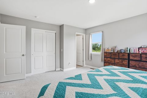 Tiny photo for 9830 E Kramer Road, Bowling Green, OH 43402 (MLS # 10008296)
