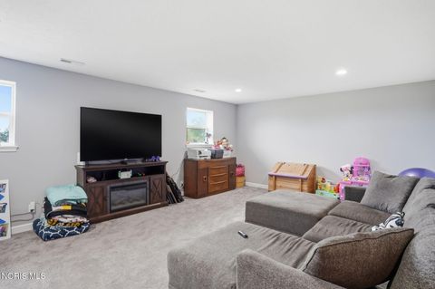 Tiny photo for 9830 E Kramer Road, Bowling Green, OH 43402 (MLS # 10008296)