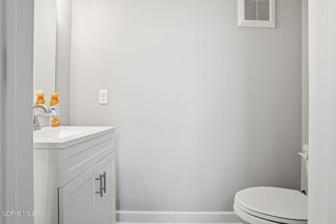 Tiny photo for 9830 E Kramer Road, Bowling Green, OH 43402 (MLS # 10008296)