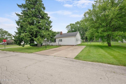 Tiny photo for 112 Warner Street, Walbridge, OH 43465 (MLS # 10010860)