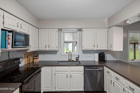 Tiny photo for 112 Warner Street, Walbridge, OH 43465 (MLS # 10010860)