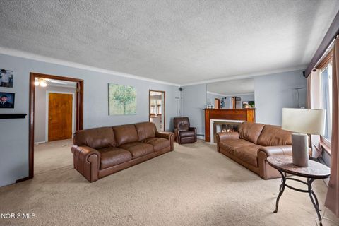 Tiny photo for 112 Warner Street, Walbridge, OH 43465 (MLS # 10010860)