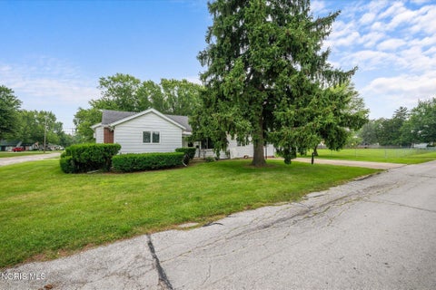 Tiny photo for 112 Warner Street, Walbridge, OH 43465 (MLS # 10010860)