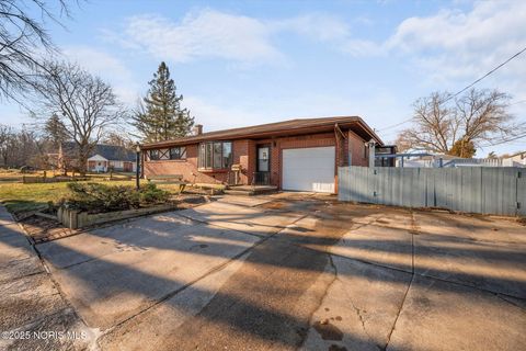 Tiny photo for 6051 Dellwood Drive, Toledo, OH 43613 (MLS # 10002456)