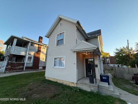 Tiny photo for 524 Church Street, Toledo, OH 43605 (MLS # 10000345)