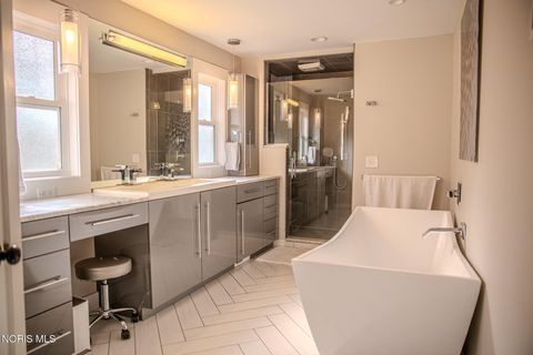 Tiny photo for 2148 Emkay Drive, Ottawa Hills, OH 43606 (MLS # 10004735)