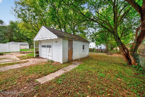 Tiny photo for 1822 Loxley Road, Toledo, OH 43613 (MLS # 10014639)