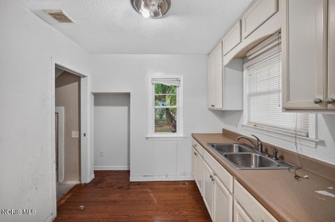 Tiny photo for 1822 Loxley Road, Toledo, OH 43613 (MLS # 10014639)