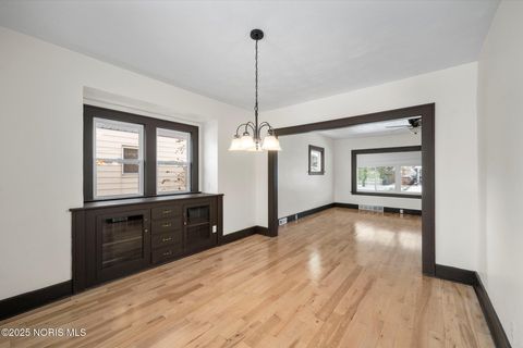 Tiny photo for 721 Hampton Avenue, Toledo, OH 43609 (MLS # 10001995)