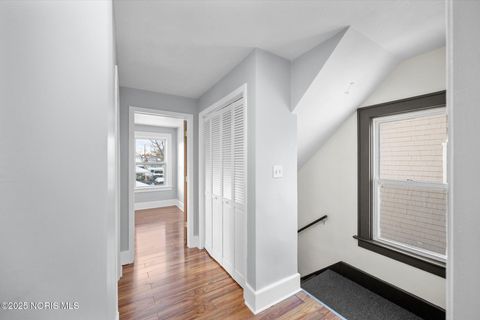 Tiny photo for 721 Hampton Avenue, Toledo, OH 43609 (MLS # 10001995)