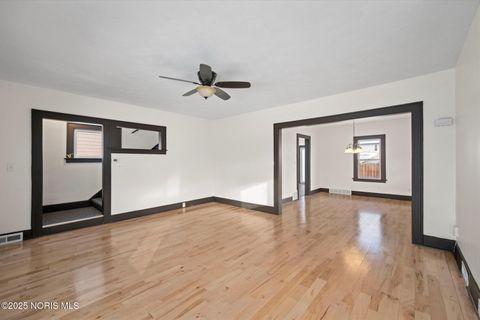 Tiny photo for 721 Hampton Avenue, Toledo, OH 43609 (MLS # 10001995)