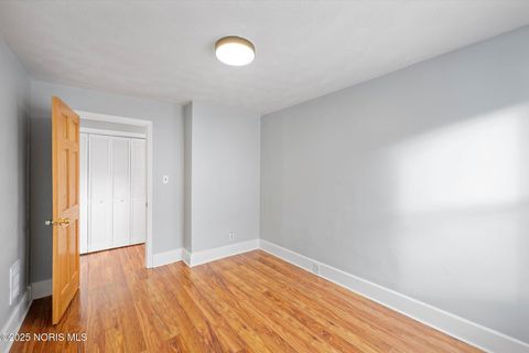 Tiny photo for 721 Hampton Avenue, Toledo, OH 43609 (MLS # 10001995)