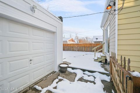 Tiny photo for 721 Hampton Avenue, Toledo, OH 43609 (MLS # 10001995)