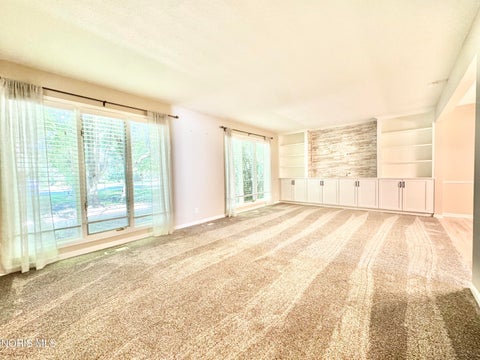 Tiny photo for 29660 E River Road, Perrysburg, OH 43551 (MLS # 10009425)