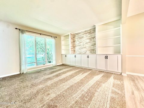 Tiny photo for 29660 E River Road, Perrysburg, OH 43551 (MLS # 10009425)